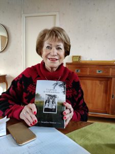 Jacqueline Massicot toont haar biografie